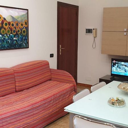 Casa Vacanze L'Isola Del Relax Isola delle Femmine Exteriör bild